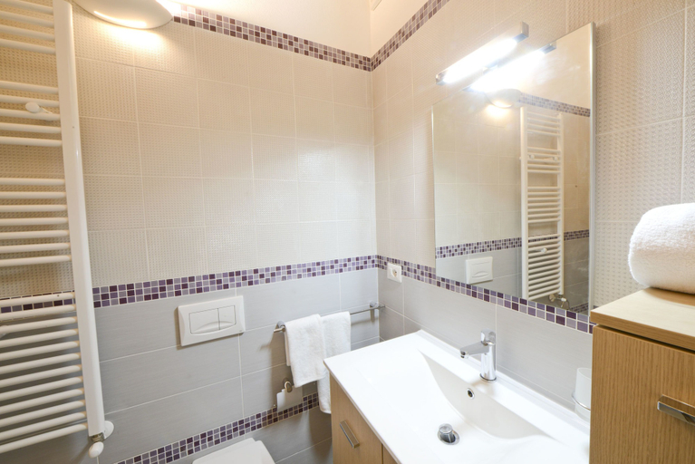 Bathroom 2, Isabella Apartments by Wonderful Italy, Brindisi