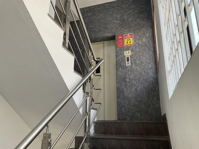 Public Area 3, FIESTA HOUSE Pallikaranai, Near Velachery, Kancheepuram