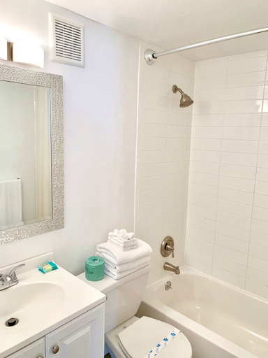 Bathroom 4, White Caps Motel, Cape May