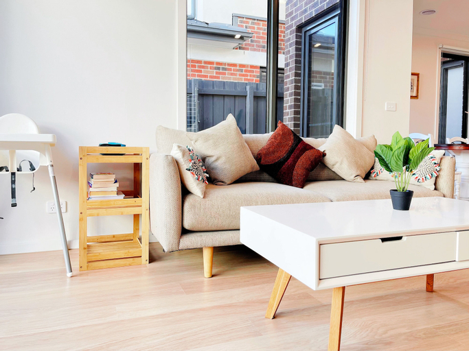 Others 4, Casey Green Townhouse by GoodLive, Casey - Berwick