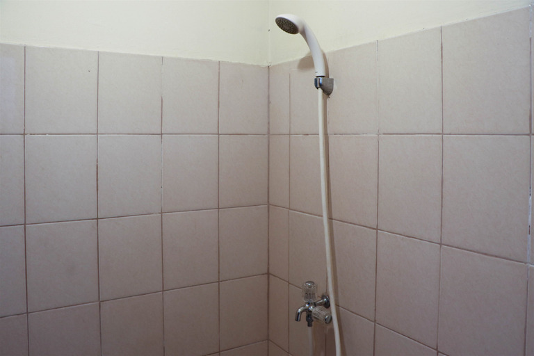 Bathroom 5, Warm and Comfortable Studio Room at Tifolia Apartment By Travelio, Jakarta Timur