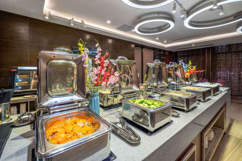 Food & Drinks 5, Ausotel Select Guangzhou Baiyun International Airport - Canton Fair courtesy shuttle bus from October 14 to November 4, Guangzhou