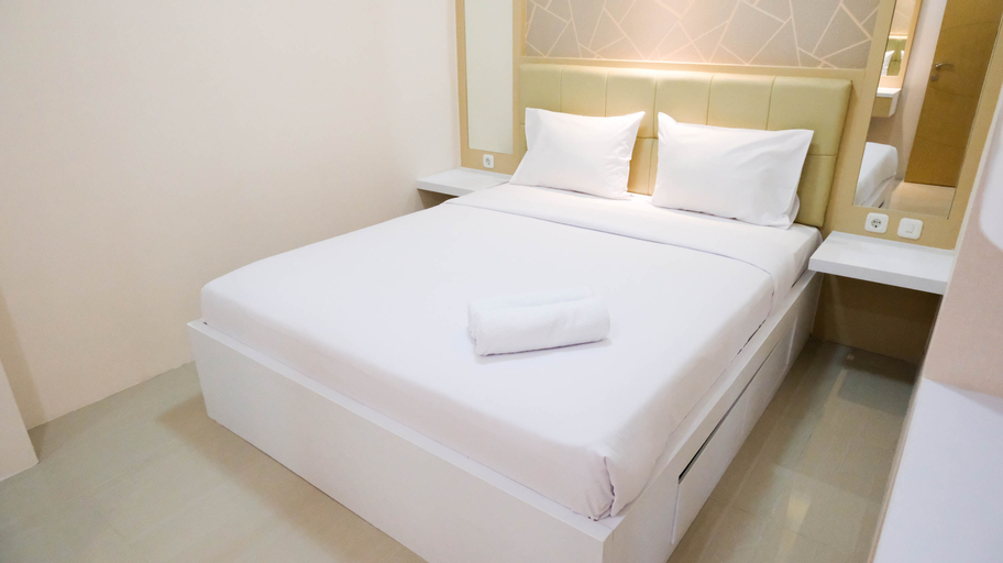 Bedroom 1, Elegant and Spacious 3BR at Bale Hinggil Apartment By Travelio, Surabaya