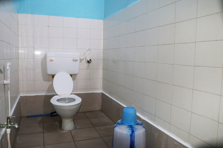 Bathroom 3, Ammayi Hotel Resorts - Siva Sakthi Hotel Group, Tiruvannamalai