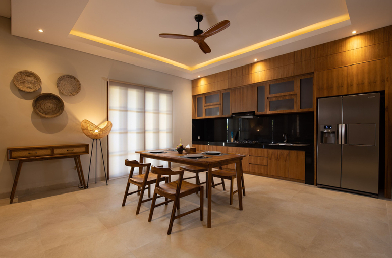 Dining Room 7