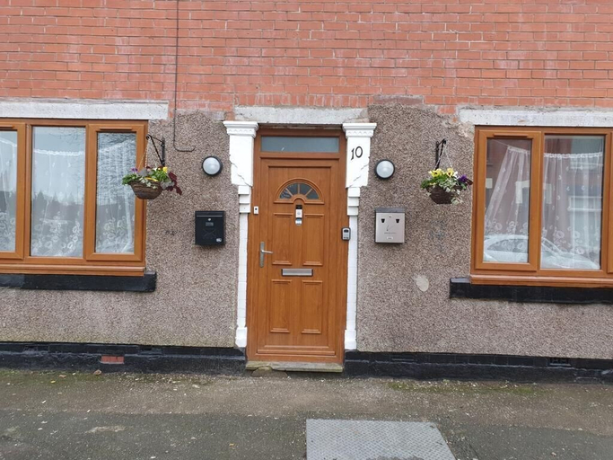 Exterior & Views 2, No10, Oldham