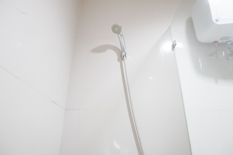 Bathroom 4, Comfort 2Br At Tree Park City Bsd Apartment, Tangerang Selatan