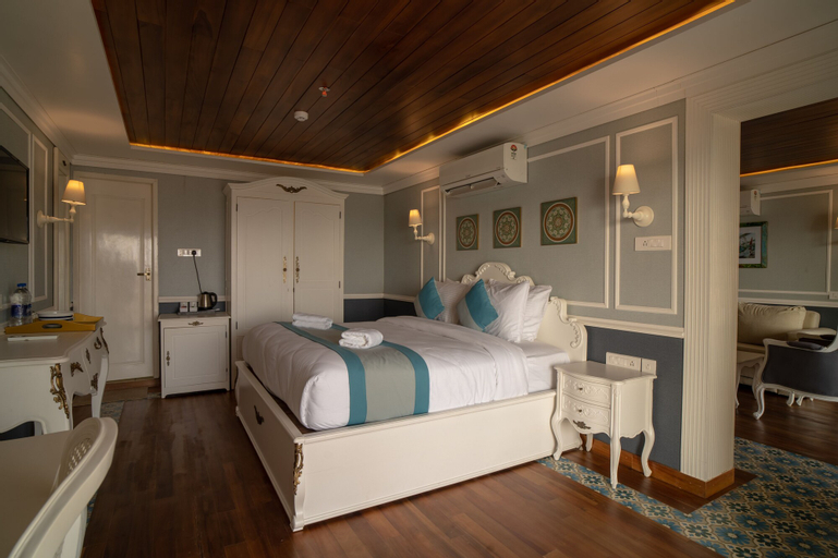 Bedroom 12
