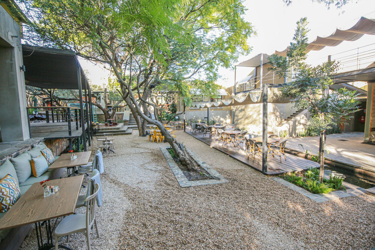 Exterior & Views 2, Suite 9 The Village, Windhoek East
