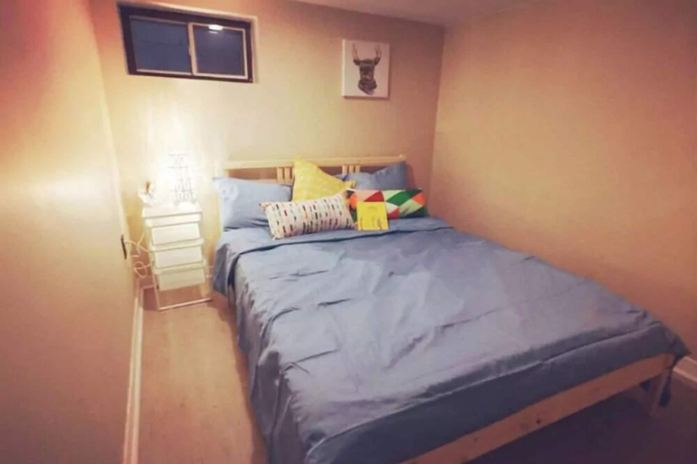 Bedroom 4, 3 Bedroom Suite near Kensington Market - Unit 2, Toronto