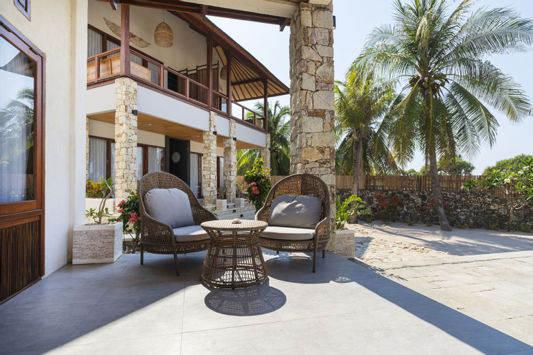 Exterior & Views 7