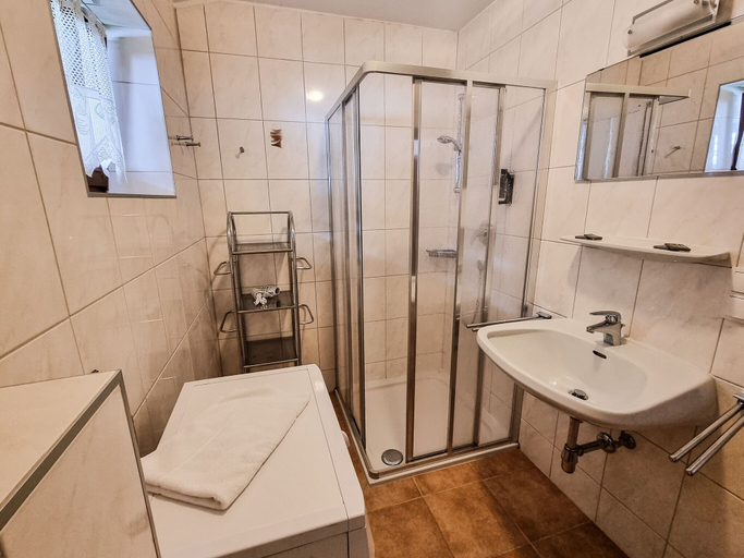 Bathroom 4, Apartments Bauernhof Birkhöfl by we rent, Zell am See