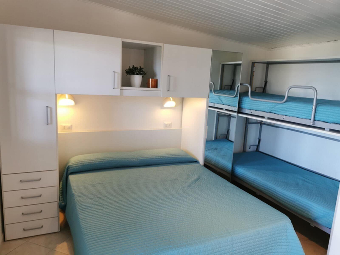 Bedroom 3, Villaggio Gabbiano Beach, Foggia