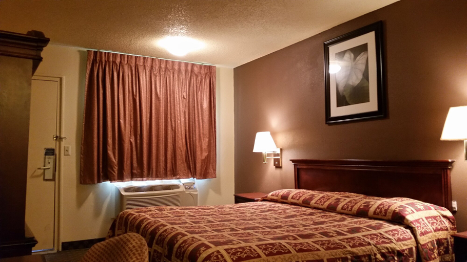 Bedroom 3, Travel Inn Motel, Hartford