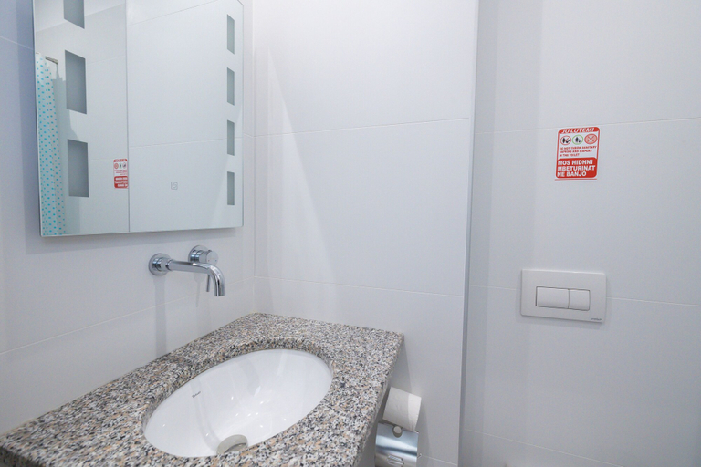 Bathroom 3, Hotel Beler, Vlorës