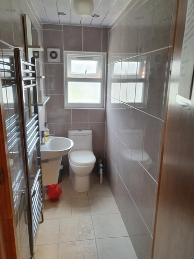 Bathroom, No10, Oldham