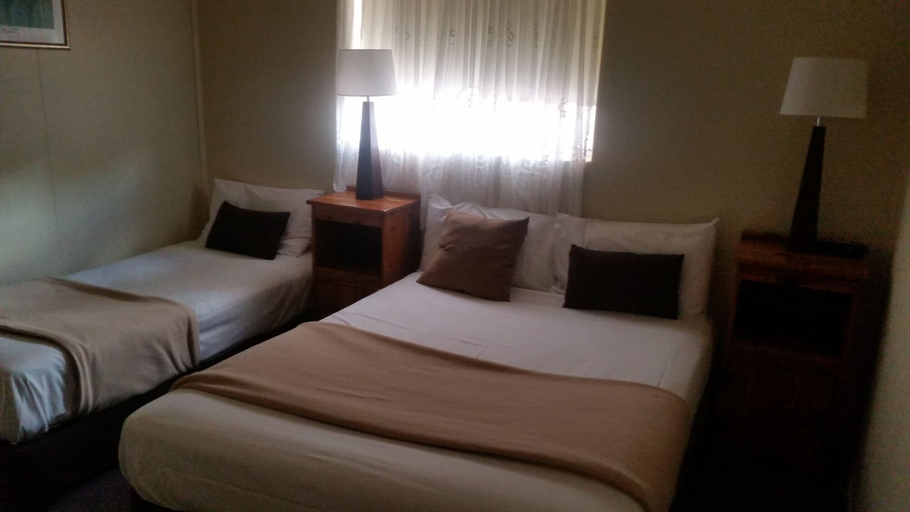 Bedroom 4, Clifford Park Holiday Motor Inn, Toowoomba - West