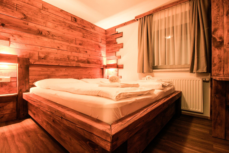 Bedroom 3, Apartments Bauernhof Birkhöfl by we rent, Zell am See