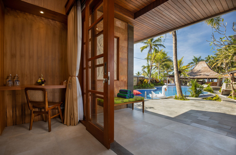 Exterior & Views 15