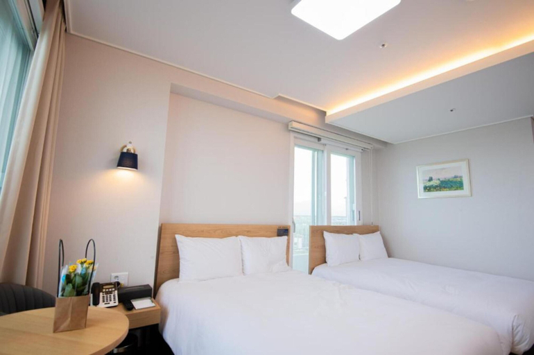 Bedroom 4, PINEART LABEL, Gangneung