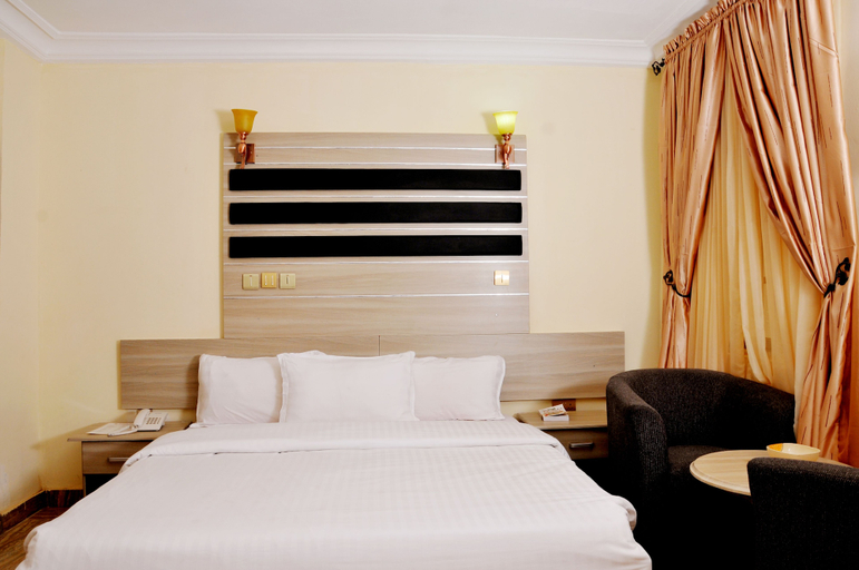 Bedroom 4, Hotel De Bently, AbujaMun