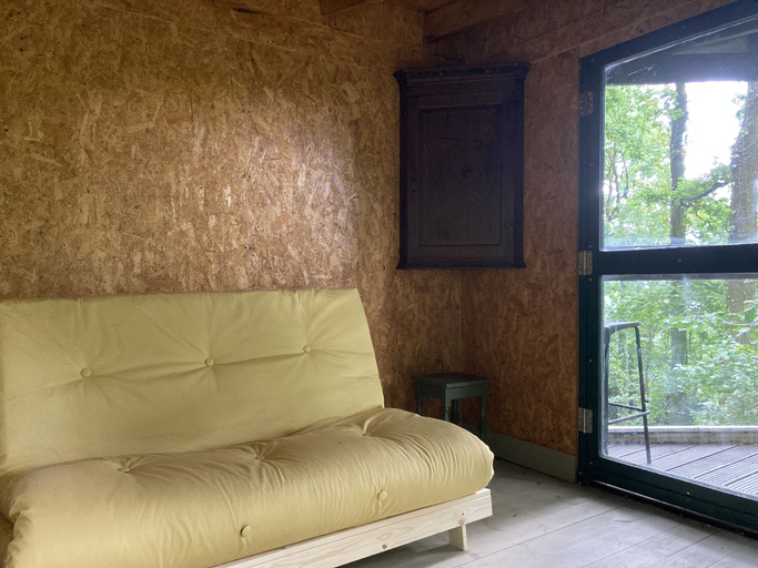 Bedroom, 3 Guests - Pet Friendly - Grid Tree-house, Gloucestershire