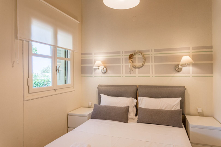 Bedroom 2, Lithos Stoupa Villas, Peloponnese