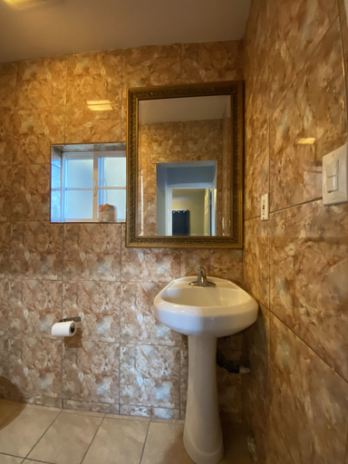 Bathroom 5, Sands Inn, Los Angeles