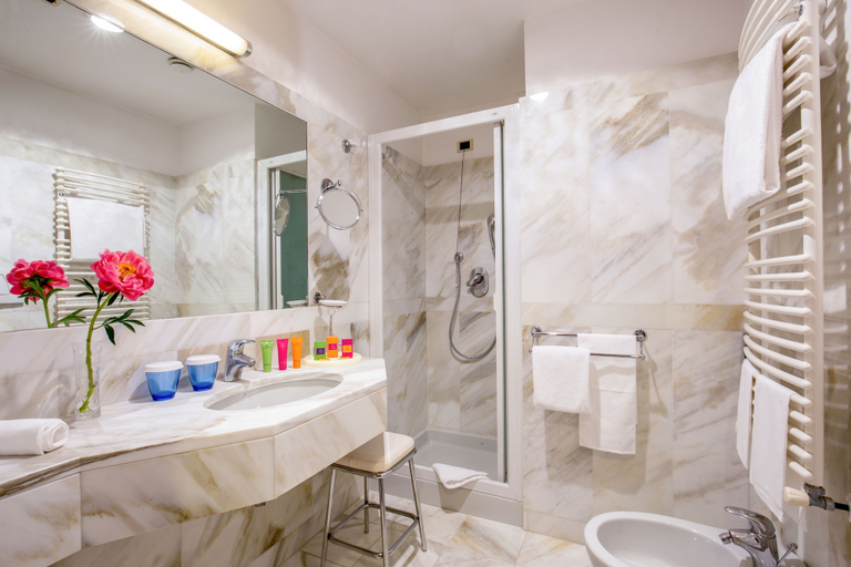 Bathroom 3, UNA Hotels Empire Roma, Roma