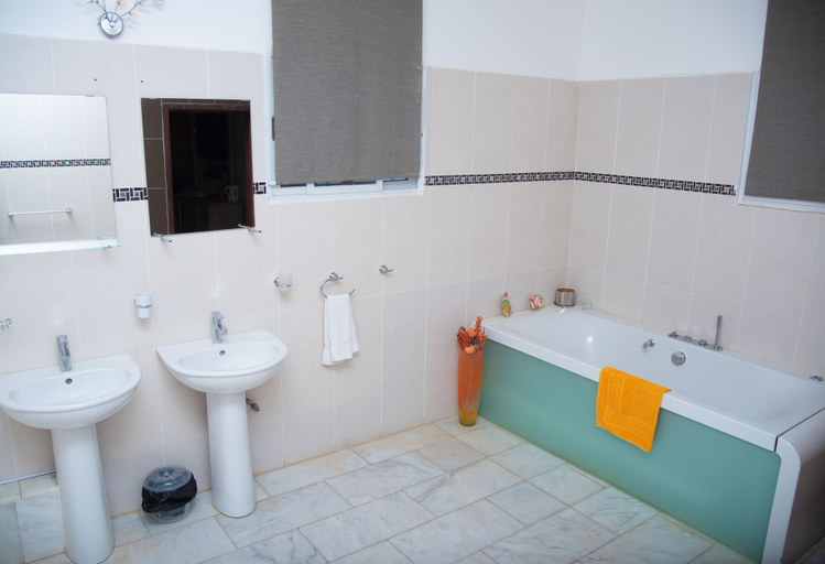Bathroom 5, Ocean Villa Heights, Kombo Saint Mary