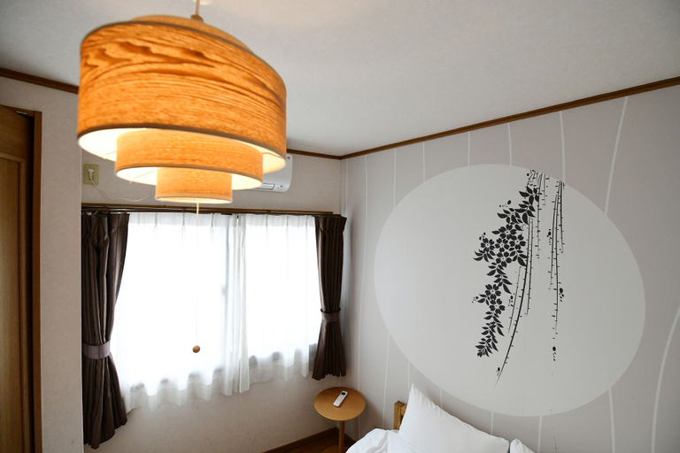 Bathroom 4, Largo, Edogawa