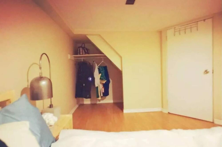 Bedroom 5, 3 Bedroom Suite near Kensington Market - Unit 2, Toronto