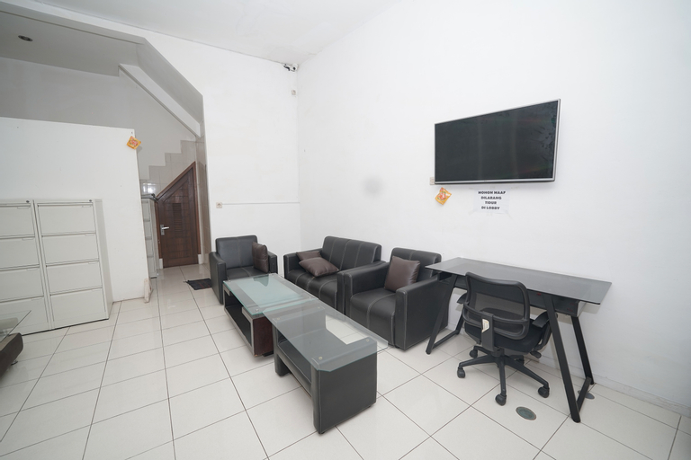 Public Area 13