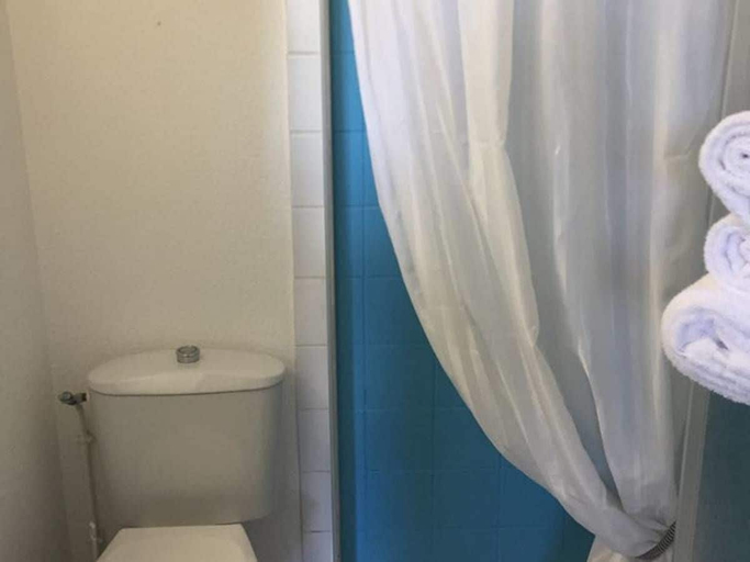 Bathroom 5, Rev'Hotel, Aude