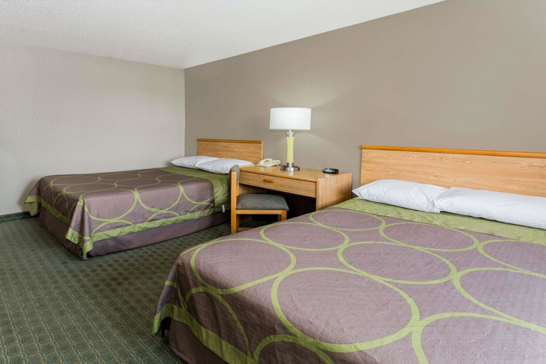 Bedroom 3, Super 8 by Wyndham St. Charles, Kane