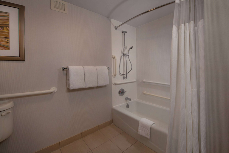 Bathroom 3, Sonesta Select Newark Christiana Mall, New Castle