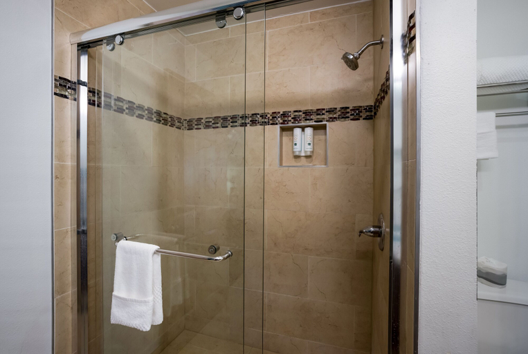 Bathroom 5, Quality Inn Fairfield Napa Valley Area, Solano
