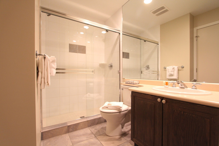 Bathroom 3, Tyndall Stone by Whistler Retreats, Squamish-Lillooet