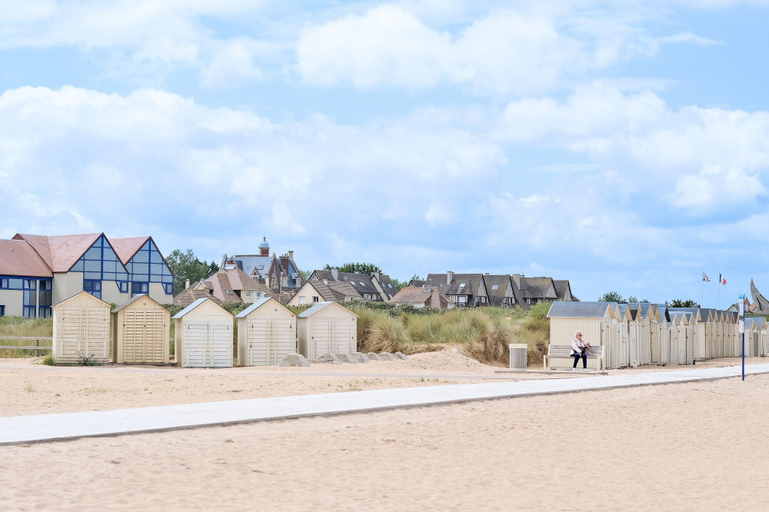 Exterior & Views 2, Hôtel & Spa - Thalazur Ouistreham, Calvados