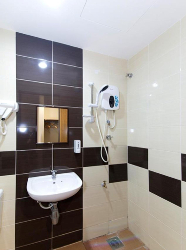 Bathroom 23