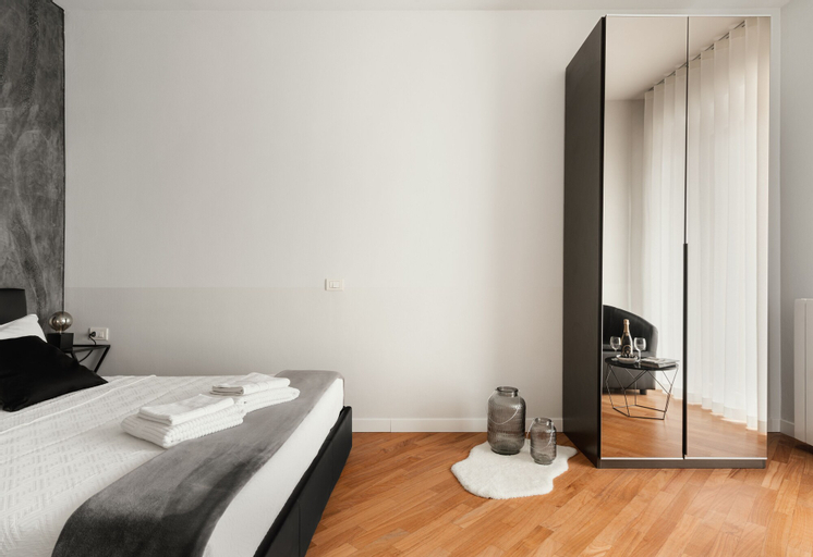 Bedroom 2, Deluxe Central Apartment, Bergamo