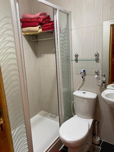 Bathroom 3, Oscar Apartment 1 in Luxor City, Luxor