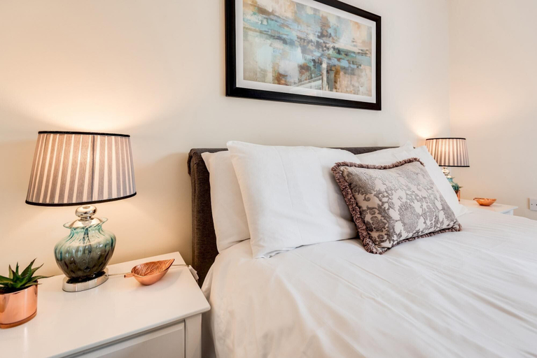 Others 3, Modern 2 Bedroom Apartment in Popular Jericho, Oxfordshire