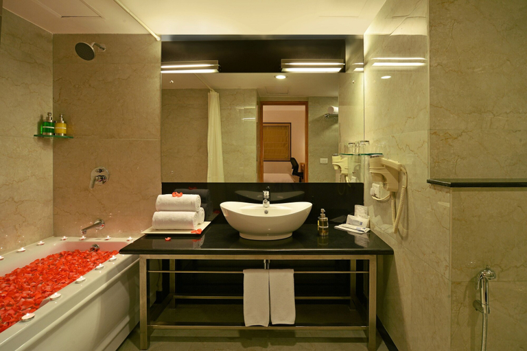 Bathroom 4, Red Fox by Lemon Tree Hotels, Bhiwadi, Alwar