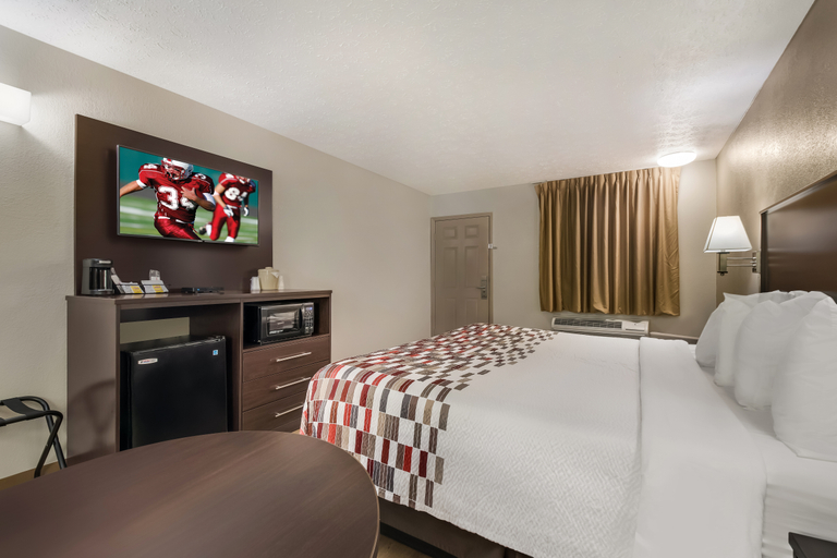 Bedroom 3, Red Roof Inn Crossville, Cumberland