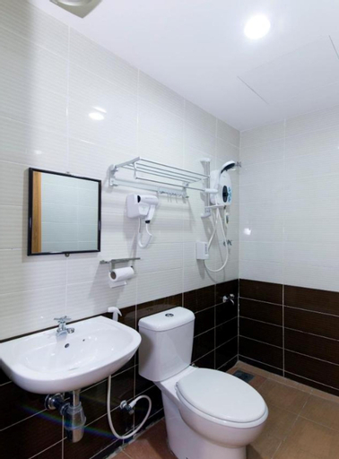 Bathroom 20