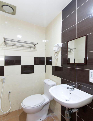 Bathroom 7