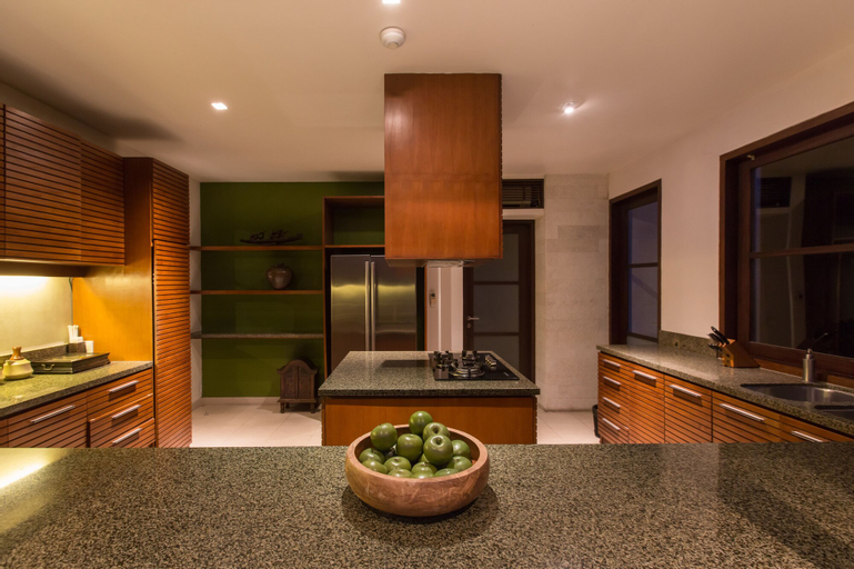 Dining Room 6