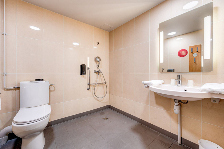 Bathroom 4, B&B HOTEL Saint-Witz, Val-d'Oise