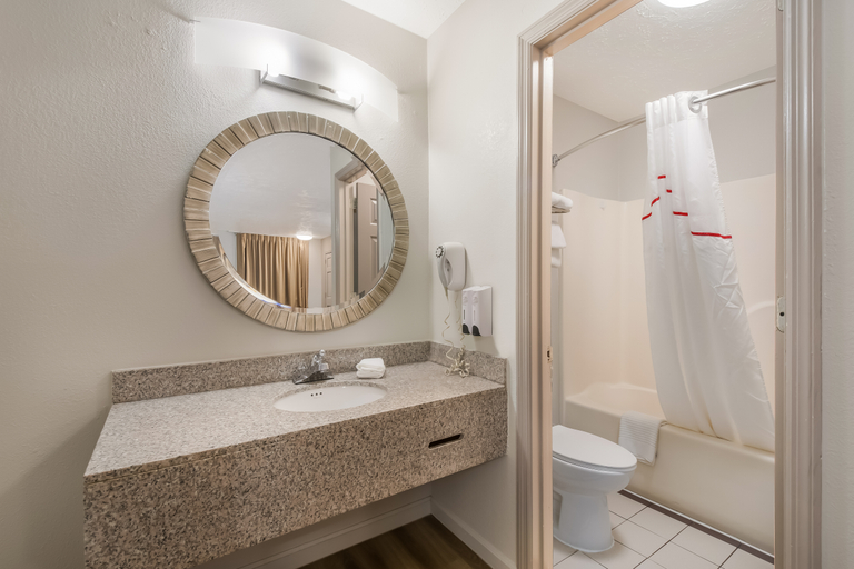 Bathroom 4, Red Roof Inn Crossville, Cumberland